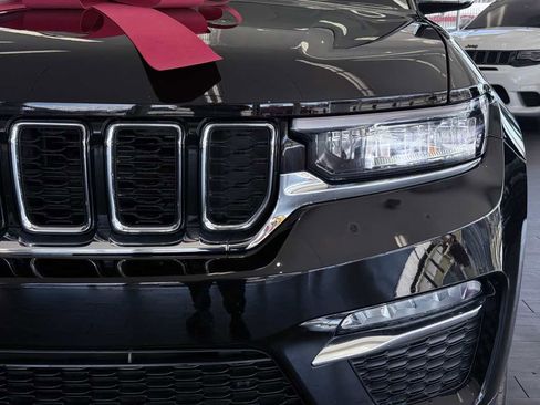 Used 2025 Jeep Grand Cherokee Limited 4xe image 6