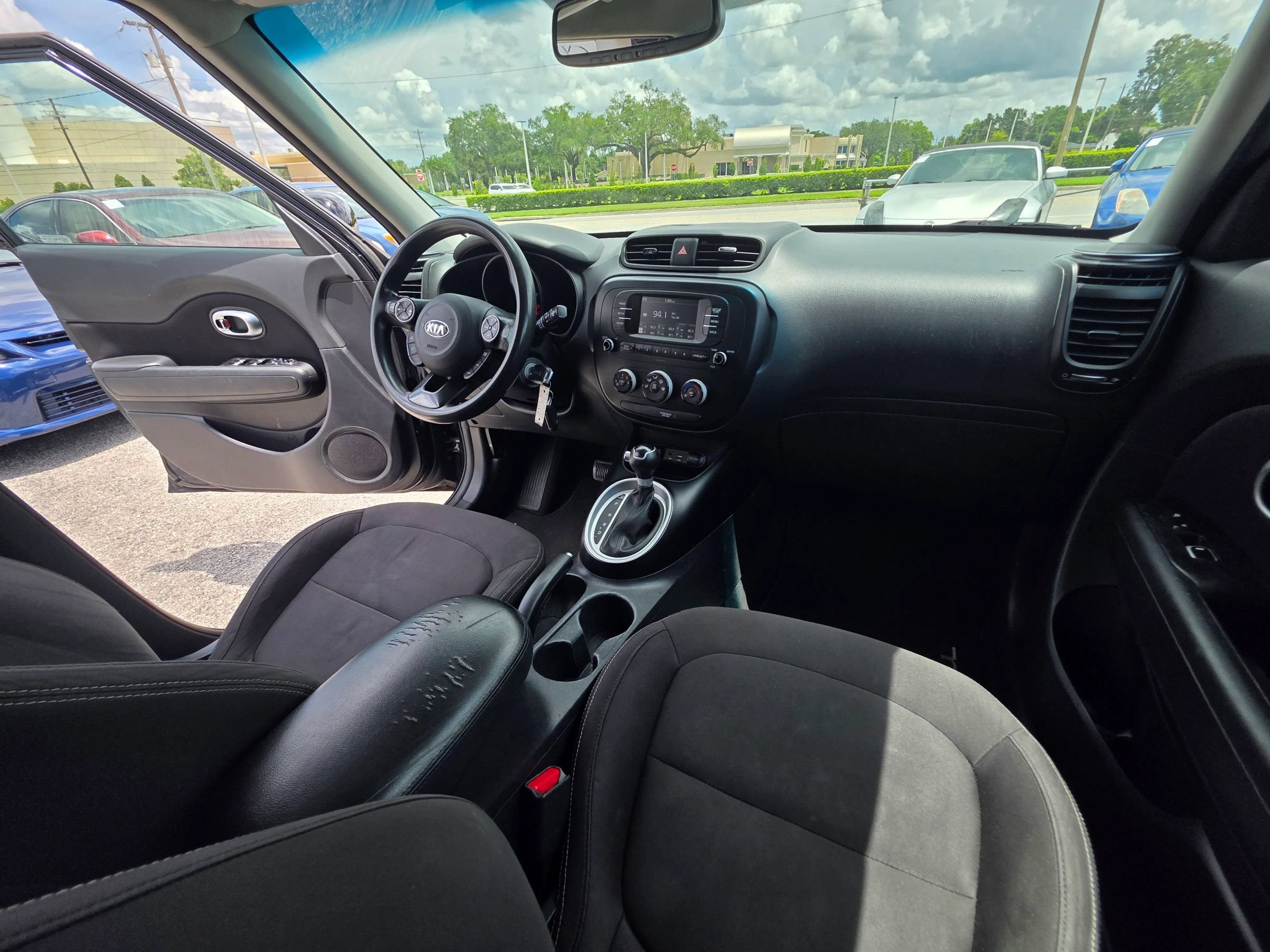 Used 2017 Kia Soul FWD image 16