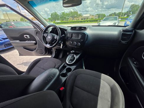 Used 2017 Kia Soul FWD image 16
