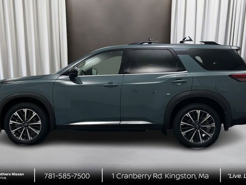 New 2026 Nissan Pathfinder Platinum w/ Cargo Package AWD/4WD image 8