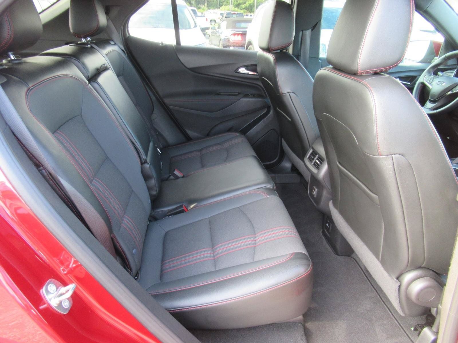 Certified 2023 Chevrolet Equinox RS FWD image 32