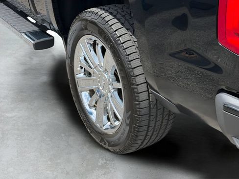 Used 2017 Chevrolet Silverado 1500 High Country AWD/4WD image 11