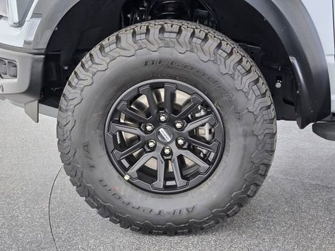 Used 2025 Ford F150 Raptor AWD/4WD image 9