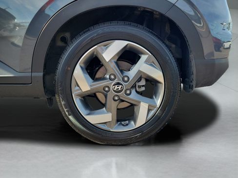 Used 2025 Hyundai Venue SEL FWD image 6