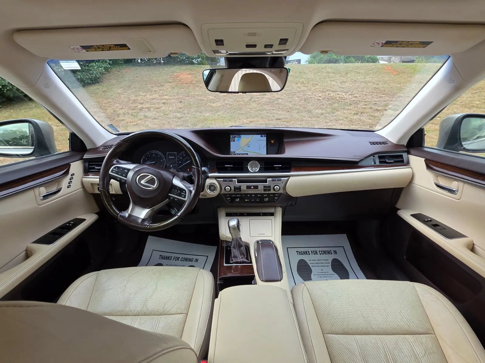 Used 2016 Lexus ES 350 w/ Luxury Package w/Wood Trim FWD image 11