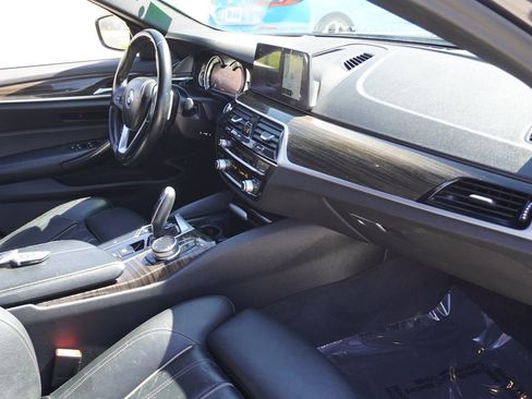 Used 2018 BMW 530i RWD image 15