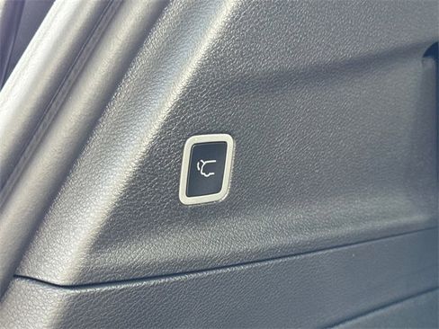 New 2025 Chrysler Pacifica Select image 33