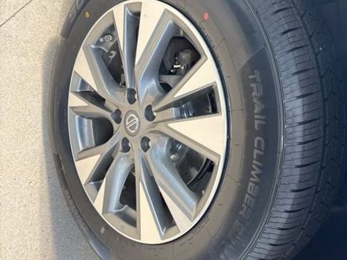 Used 2018 Nissan Murano S AWD/4WD image 9