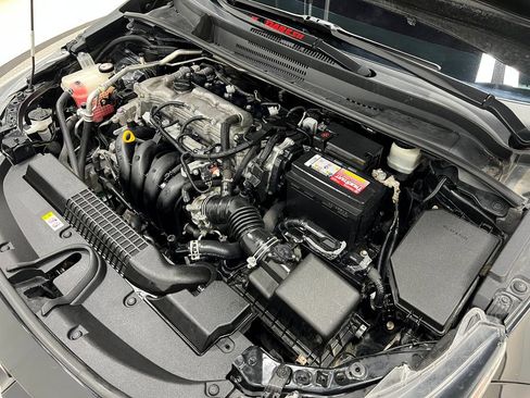 Used 2021 Toyota Corolla LE FWD image 27