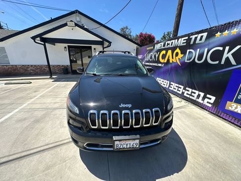 Used 2018 Jeep Cherokee Limited AWD/4WD image 11