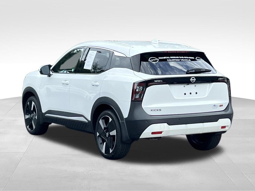 Used 2025 Nissan Kicks SR FWD image 7