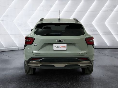 Used 2025 Chevrolet Trax ACTIV w/ Sunroof Package FWD image 5