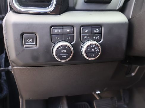 Used 2024 GMC Sierra 3500 Denali Ultimate AWD/4WD image 38