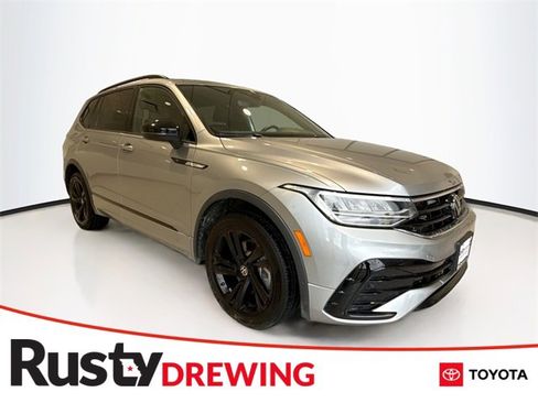 Used 2023 Volkswagen Tiguan SE R-Line image 1