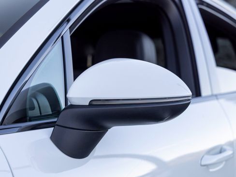 Certified 2025 Porsche Cayenne Coupe image 17