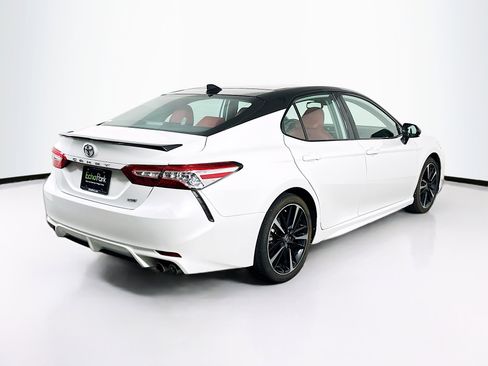 Used 2020 Toyota Camry XSE FWD image 9