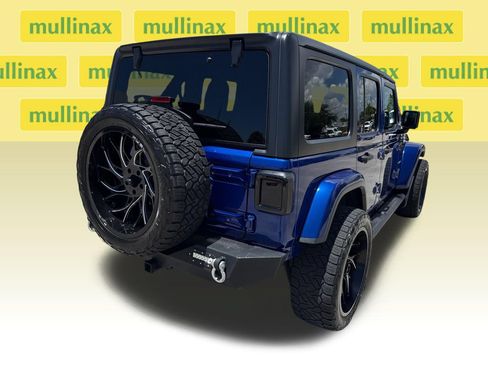 Used 2019 Jeep Wrangler Unlimited Sahara AWD/4WD image 4