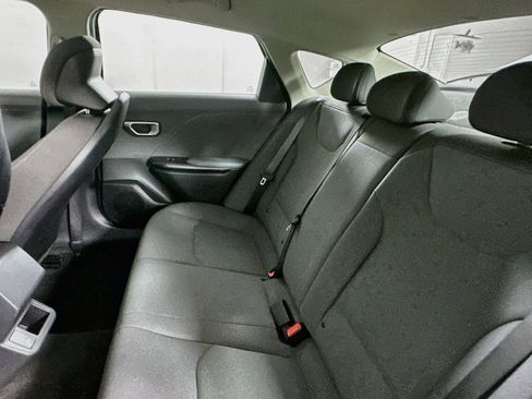 Used 2025 Kia K4 FWD image 26
