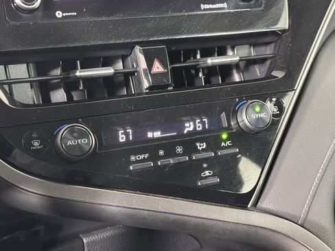 Used 2023 Toyota Camry LE image 19