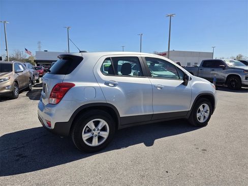 Used 2018 Chevrolet Trax LS image 13