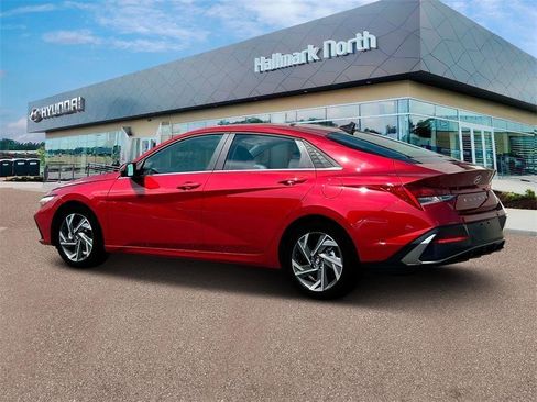 New 2025 Hyundai Elantra Limited image 4