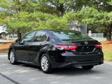 Used 2018 Toyota Camry LE image 4