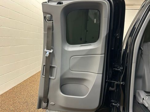 Used 2012 Toyota Tacoma 4x4 Access Cab V6 w/ SR5 Pkg image 15