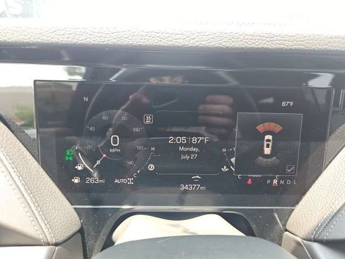 Used 2025 GMC Yukon XL Denali AWD/4WD image 23