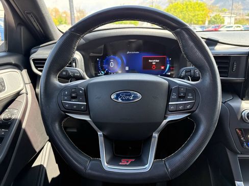 Used 2020 Ford Explorer ST w/ Premium Technology Package AWD/4WD image 32