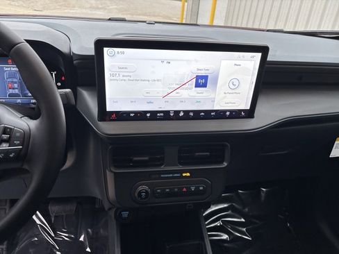 New 2025 Ford Maverick XLT w/ XLT Luxury Package image 18