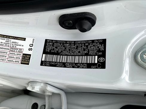 Used 2022 Toyota Corolla LE FWD image 33
