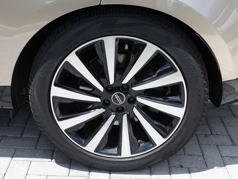 Used 2023 Land Rover Range Rover Long Wheelbase Autobiography image 47