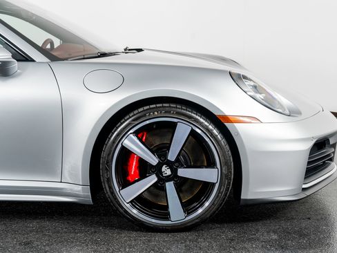 Used 2025 Porsche 911 Carrera S w/ Premium Package image 6
