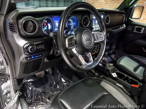 Used 2022 Jeep Wrangler Unlimited Sahara w/ Cold Weather Group AWD/4WD image 13