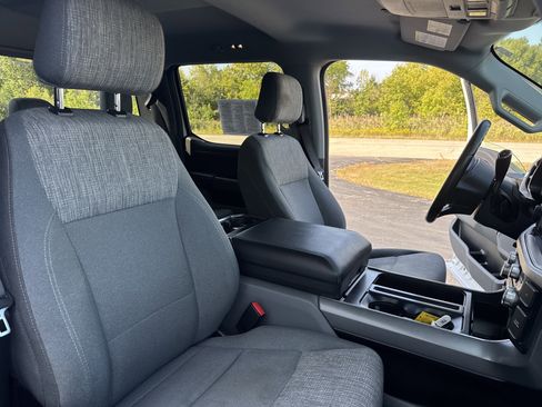 Certified 2022 Ford F150 XLT w/ Equipment Group 302A High image 31