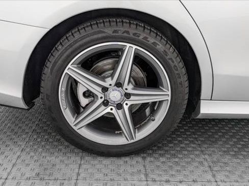 Used 2017 Mercedes-Benz E 300 4MATIC image 39