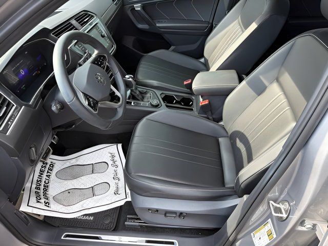 Certified 2024 Volkswagen Tiguan SE R-Line AWD/4WD image 5