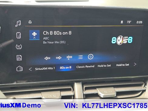 Used 2025 Chevrolet Trax LT FWD image 28