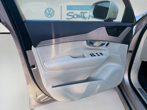 Used 2023 Volvo XC90 B6 Plus w/ Protection Package Premier image 20