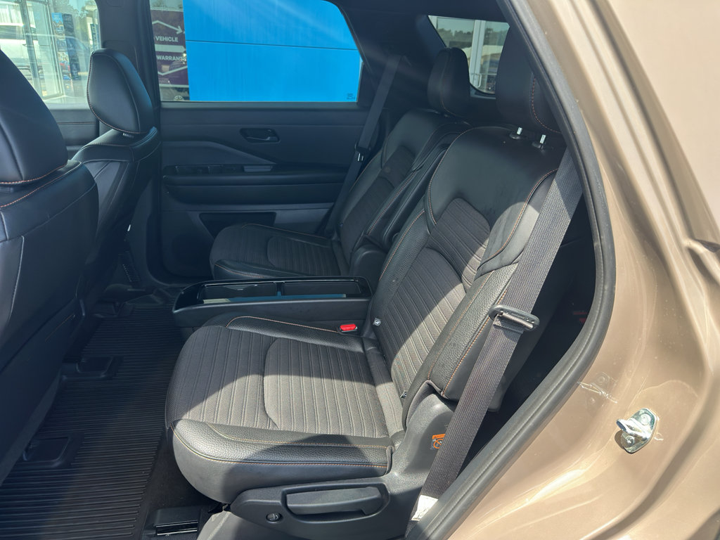 Used 2023 Nissan Pathfinder Rock Creek AWD/4WD image 12