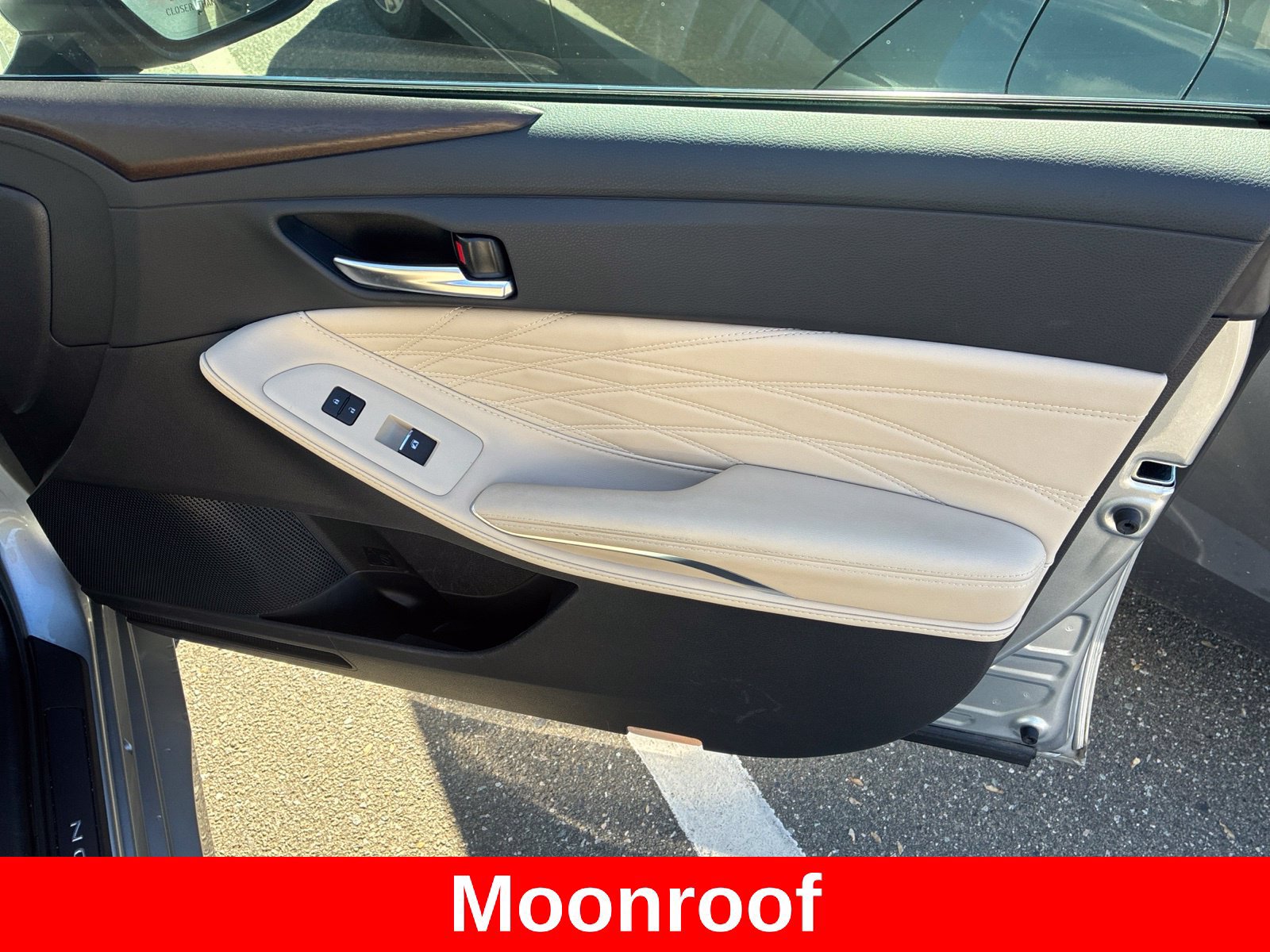 Used 2019 Toyota Avalon Limited FWD image 10