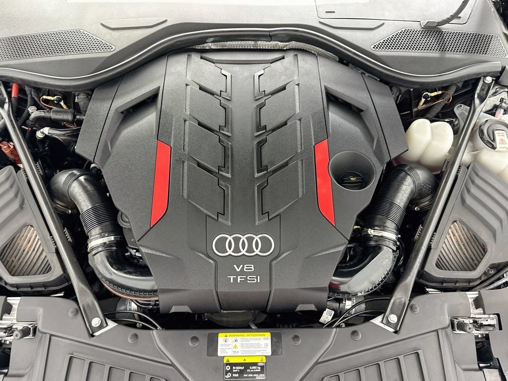 Used 2024 Audi S8 AWD/4WD image 28