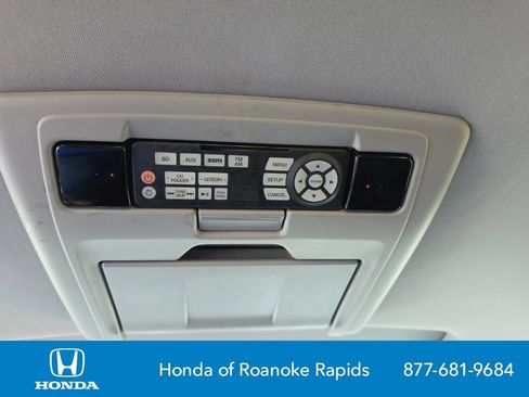 Used 2016 Honda Pilot Touring image 13
