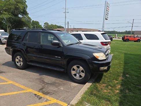 Used 2005 Toyota 4Runner SR5 w/ Preferred Accessory Pkg AWD/4WD image 2
