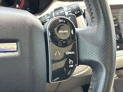 Used 2018 Land Rover Range Rover Velar S AWD/4WD image 23