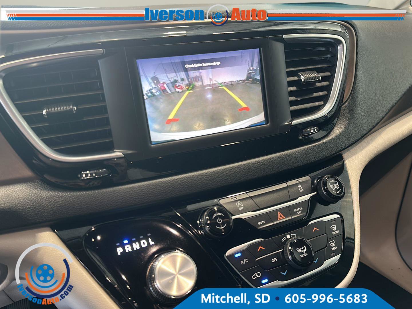 Used 2023 Chrysler Voyager LX FWD image 19