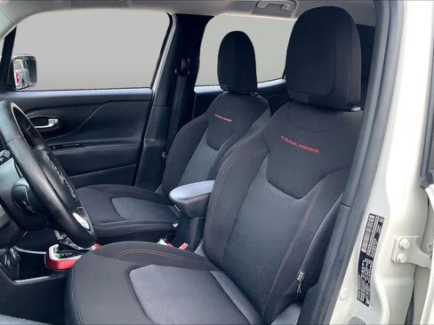 Used 2018 Jeep Renegade Trailhawk AWD/4WD image 7