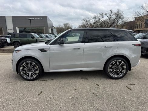 New 2026 Land Rover Range Rover Sport Dynamic SE AWD/4WD image 2