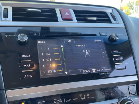 Used 2017 Subaru Outback 3.6R Limited image 21