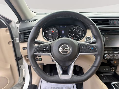 Used 2020 Nissan Rogue SL w/ Premium Package AWD/4WD image 11